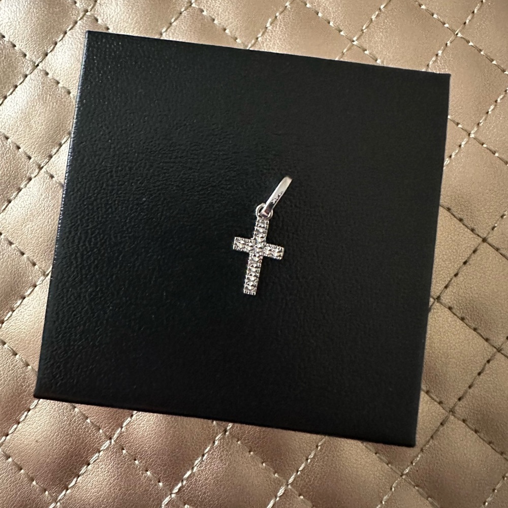 14k White Gold Cross Pendant